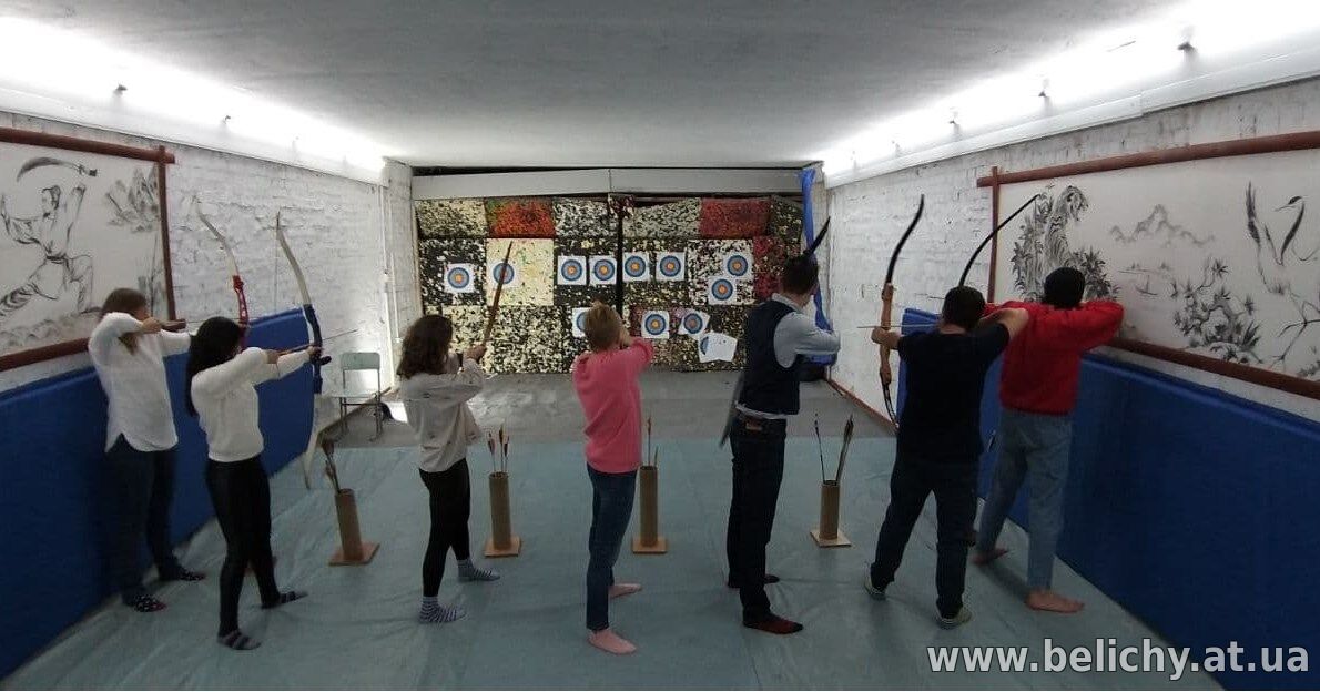 Куди піти з друзями в Києві? Стрільба з лука в клубі “Лучник”